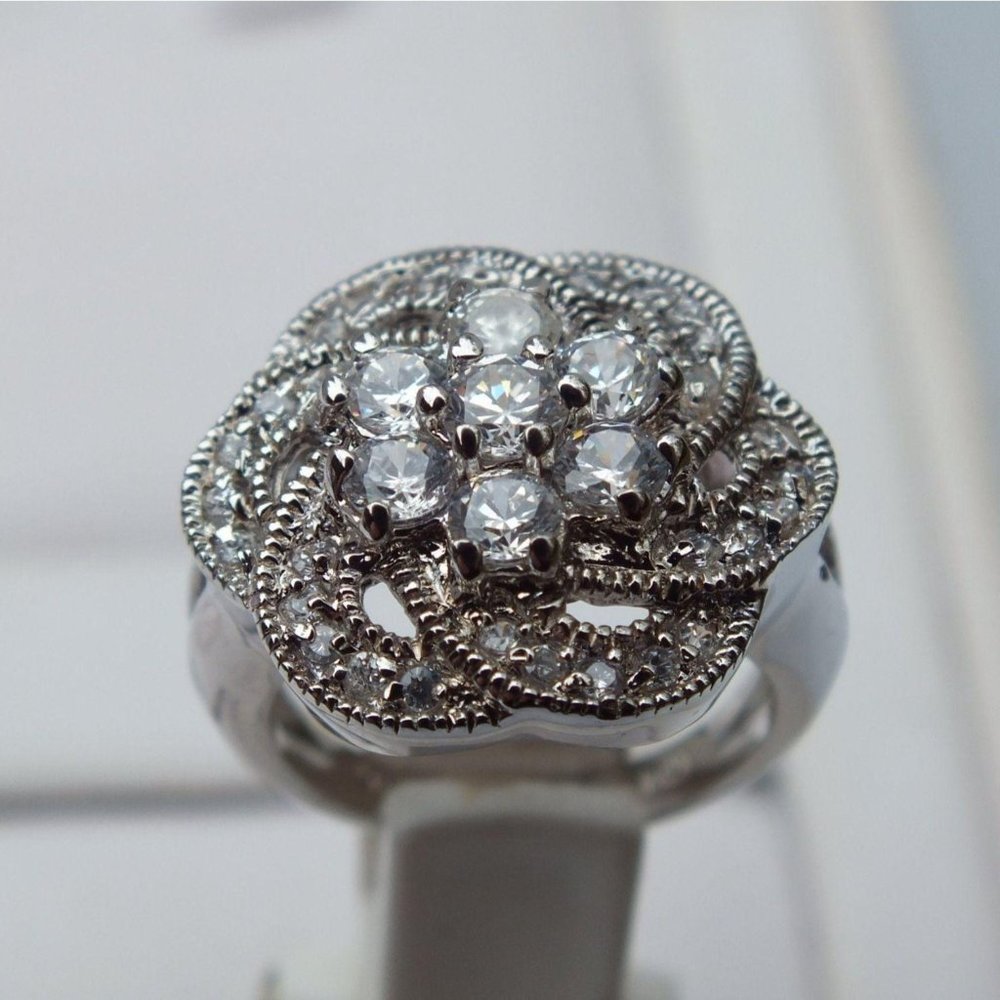 Lovely Women's Silver Cubic Zirconia Cluster Ring, Size 5